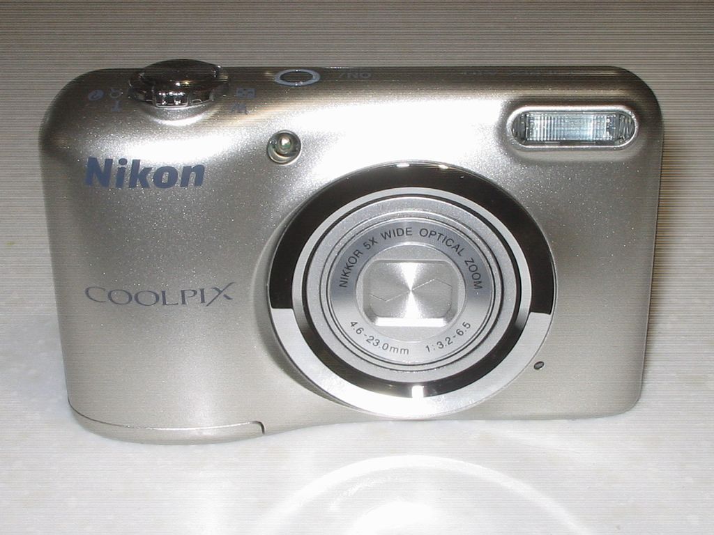 単三電池 2本で動く、ニコンの低価格デジタルカメラ 「COOLPIX A10」 一式を購入しました 【 awgs Foundry