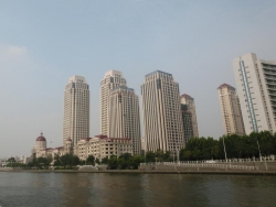 天津市古文化街旅游区　親水平台より海河