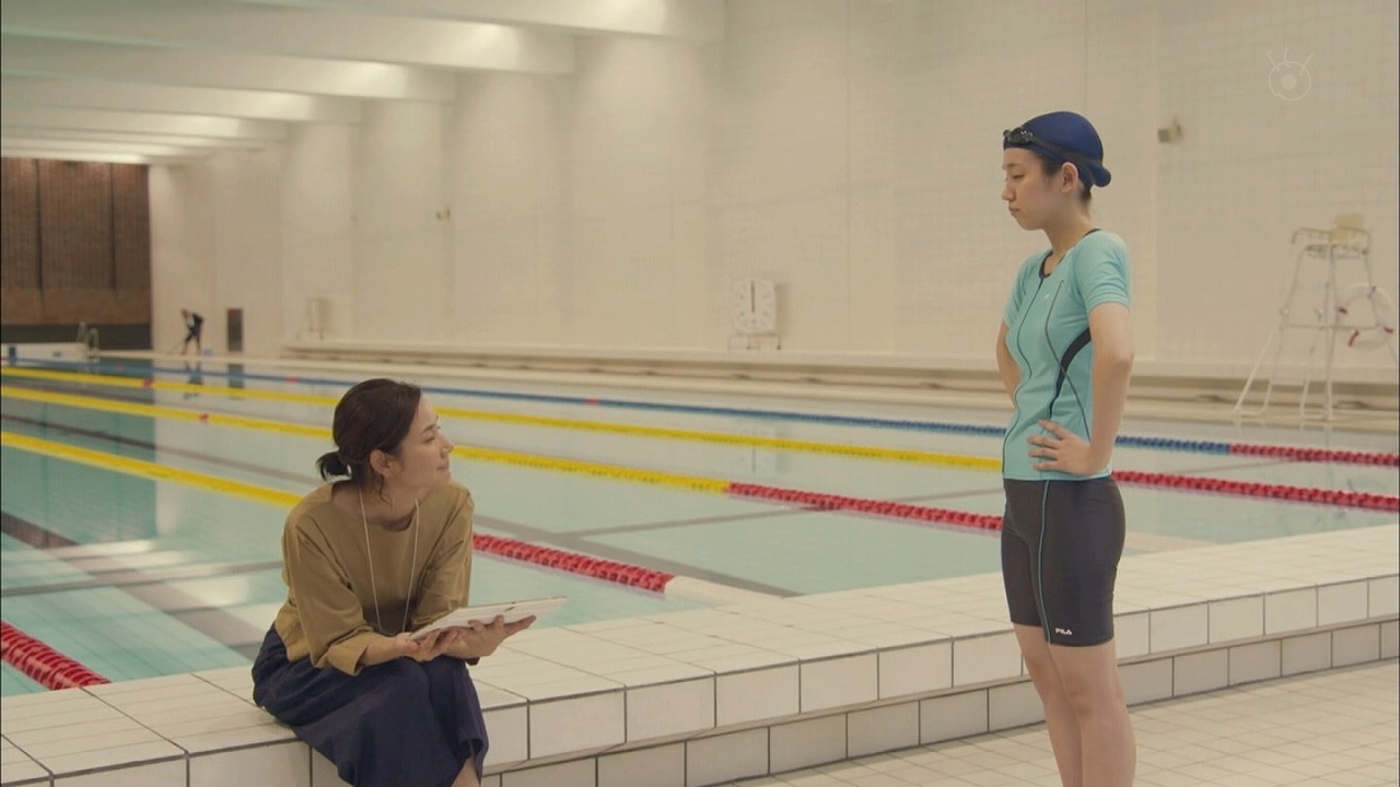 ドラマ「メディカルチーム レディ・ダ・ヴィンチの診断」で競泳水着を着た吉岡里帆