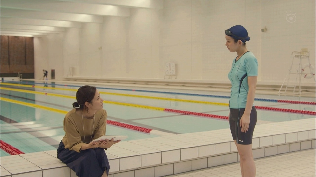 ドラマ「メディカルチーム レディ・ダ・ヴィンチの診断」で競泳水着を着た吉岡里帆