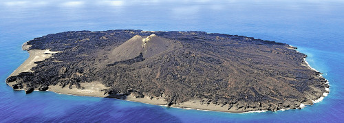 西之島、噴火後初の上陸調査 16日から
