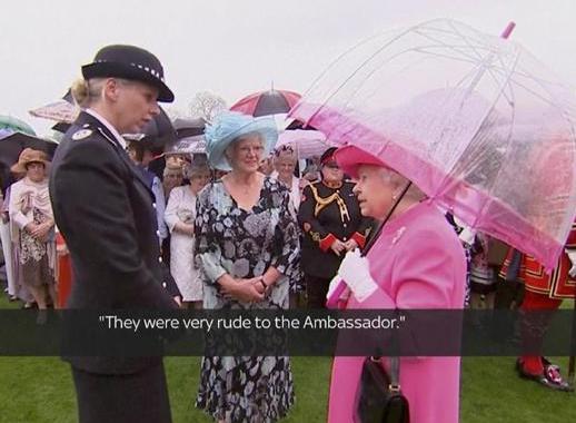 エリザベス女王が英国を公式訪問した中国の習近平国家主席一行について、「非礼だった」との発言