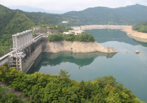 台風９号もそれ…四国はカラカラ　早明浦ダム貯水率３０％目前　早ければ２９日にも第３次取水制限