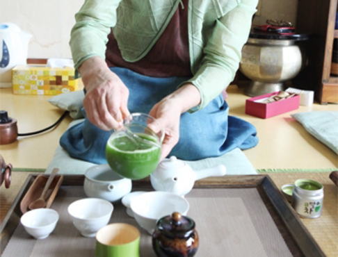 「茶道文化の生き証人」シン・ウナク、茶を語る。　「我が国の茶文化（抹茶）が、日本に渡った」