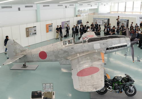 「飛燕」修復終え公開　川重の旧日本軍戦闘機