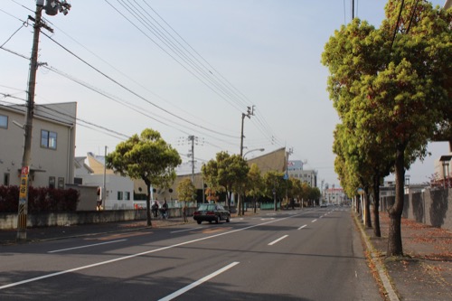 0131：香川県立体育館 西側大通りから体育館をみる