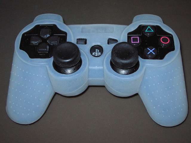 PS3 コントローラー（デュアルショック 3） スプレーを使ってメンテナンス、コントローラーカバーとアナログスティックカバーを装着して完了