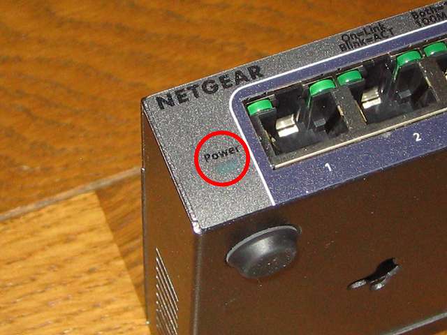 NETGEAR アンマネージプラススイッチ ギガ 8ポート スイッチングハブ 管理機能付 無償永久保証 GS108E-300JPS 電源 LED