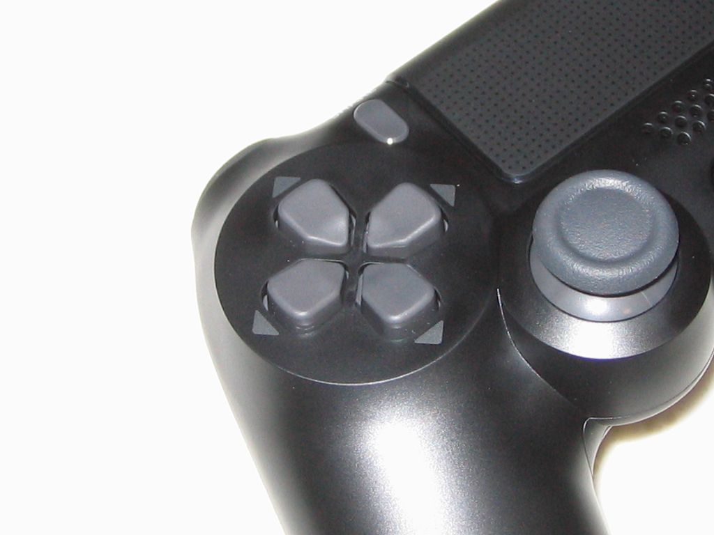 新型 PS4 コントローラー（デュアルショック 4）と操作を快適にする便利なアクセサリーを購入しました | awgs Foundry